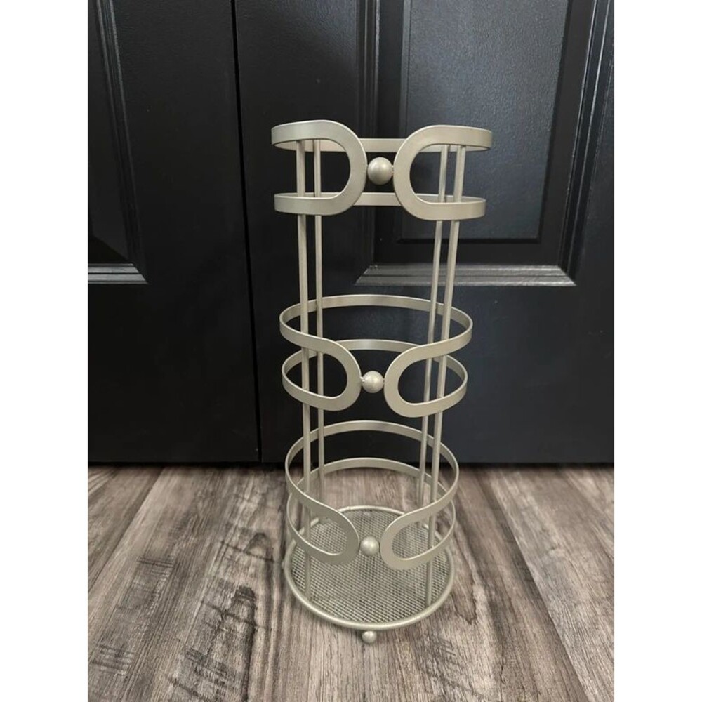 Toilet paper holder